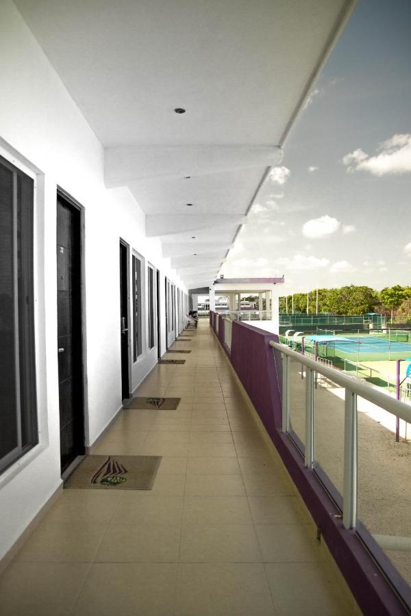 Cancun Tennis Inn Cancún Buitenkant foto